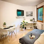 Schoenes Apartment Mit Terrasse